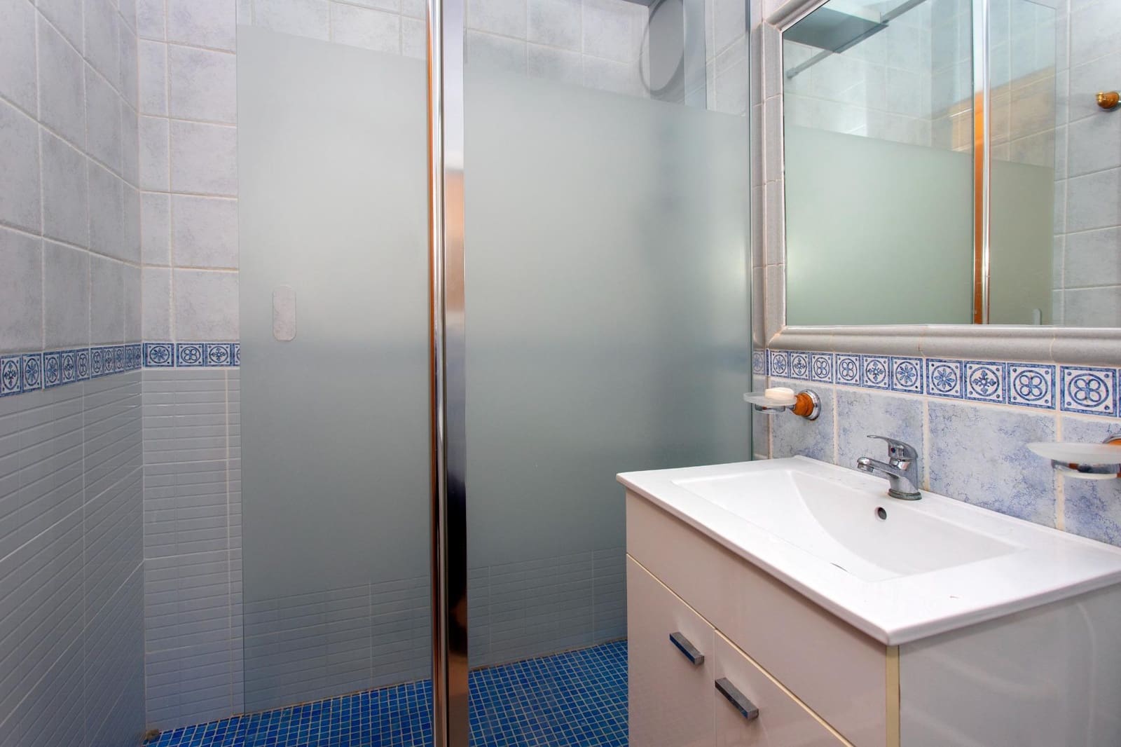 2 quarto Moradia em Banda para venda em Filipinas com piscina - 185 000 € (Ref: 9596436)