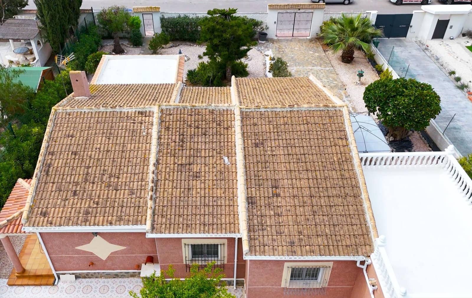 4 bedroom Villa for sale in Torrevieja - € 460,000 (Ref: 9599730)