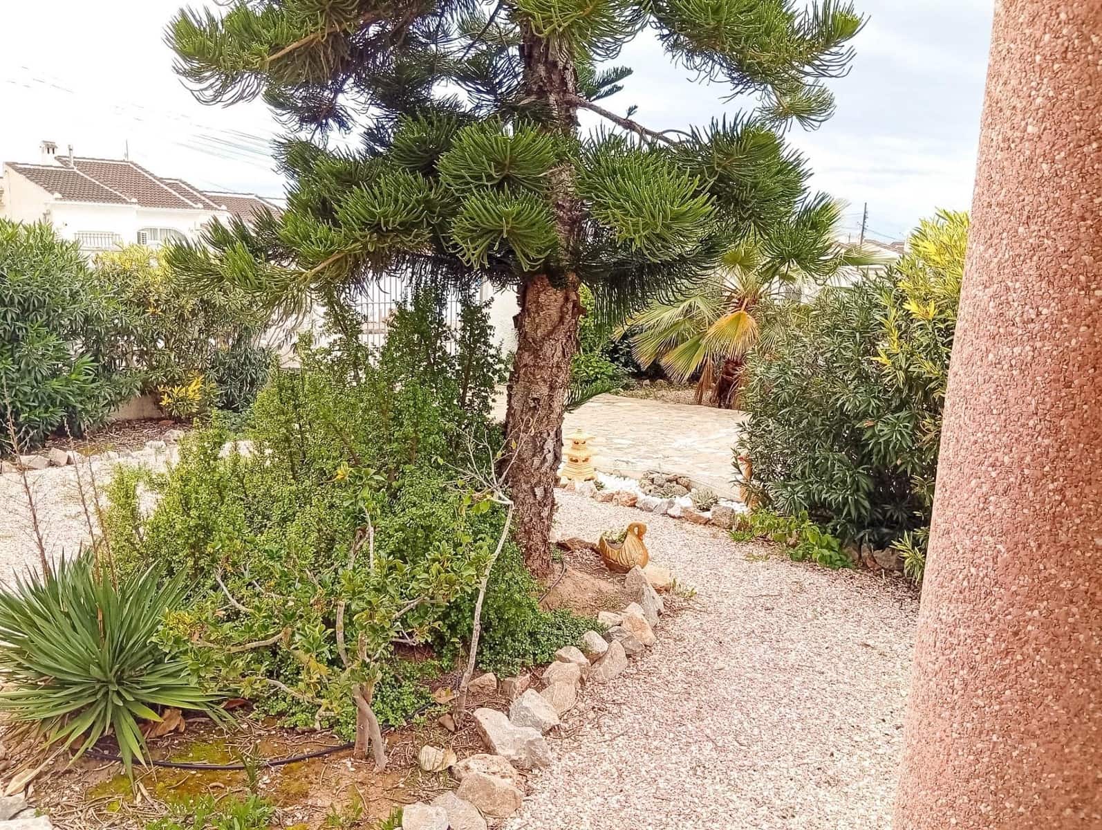 4 bedroom Villa for sale in Torrevieja - € 460,000 (Ref: 9599730)