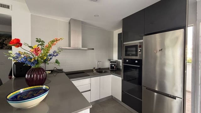 Ático de 2 habitaciones en Pilar de la Horadada en venta con piscina - 264.900 € (Ref: 9601276)