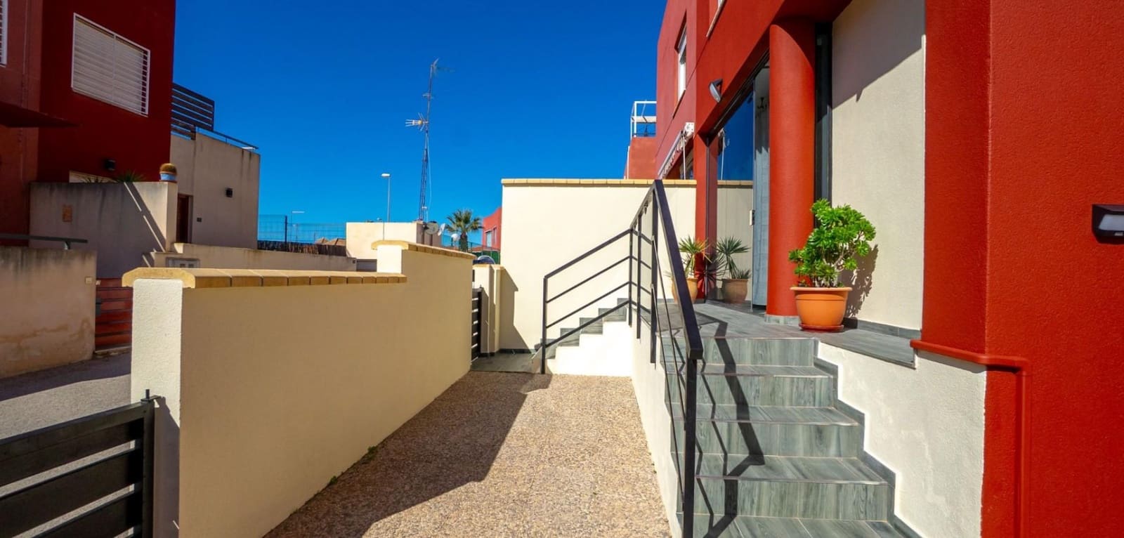 3 bedroom Terraced Villa for sale in Filipinas with pool - € 288,000 (Ref: 9601282)