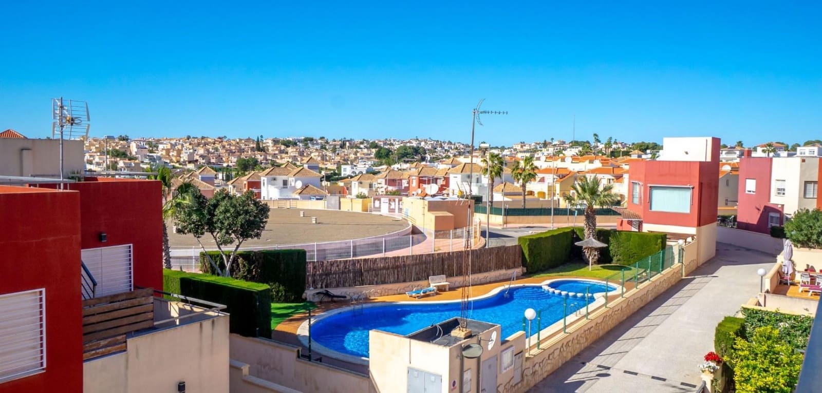 3 bedroom Terraced Villa for sale in Filipinas with pool - € 288,000 (Ref: 9601282)