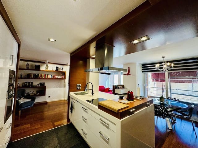 3 Zimmer Apartment zu verkaufen in Torrevieja mit Garage - 329.000 € (Ref: 9601283)