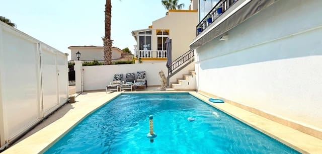 Chalet de 3 habitaciones en Villamartin, Orihuela en venta con piscina - 424.900 € (Ref: 9605216)