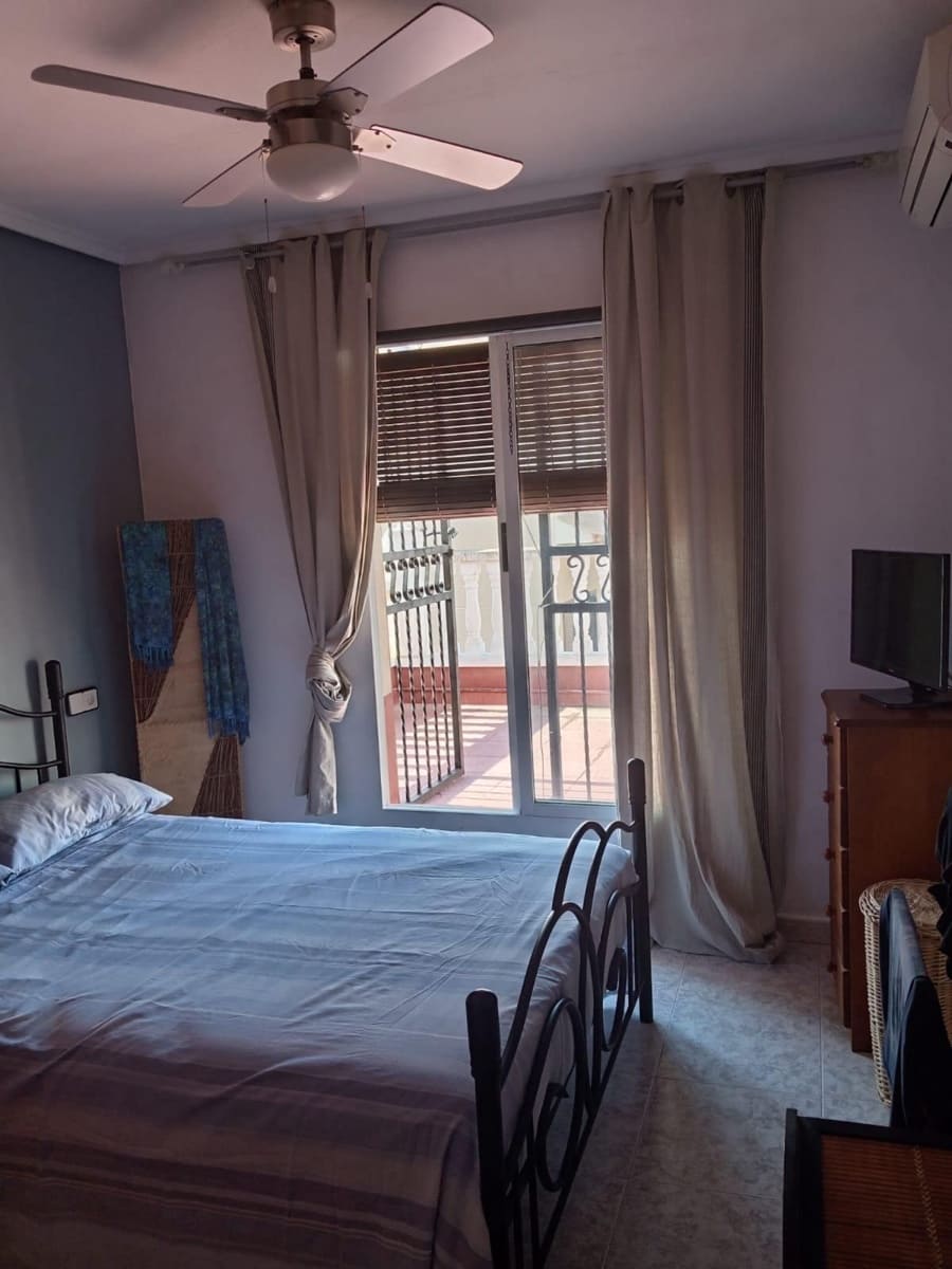 2 makuuhuone Omakotitalo myytävänä paikassa Torrevieja - 179 000 € (Ref: 9605251)