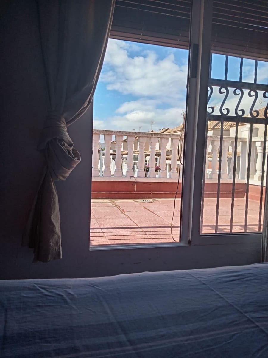 2 makuuhuone Omakotitalo myytävänä paikassa Torrevieja - 179 000 € (Ref: 9605251)