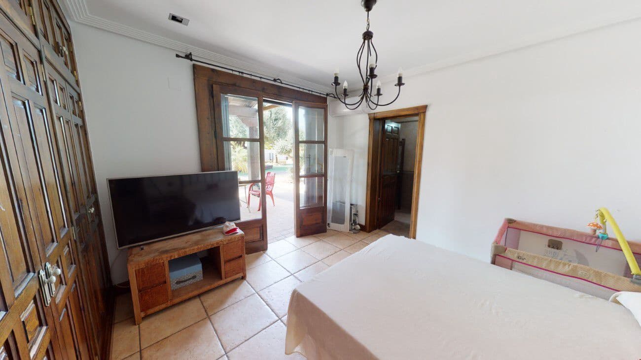 6 makuuhuone Huvila myytävänä paikassa Catral mukana uima-altaan 
autotalli - 780 000 € (Ref: 9608274)