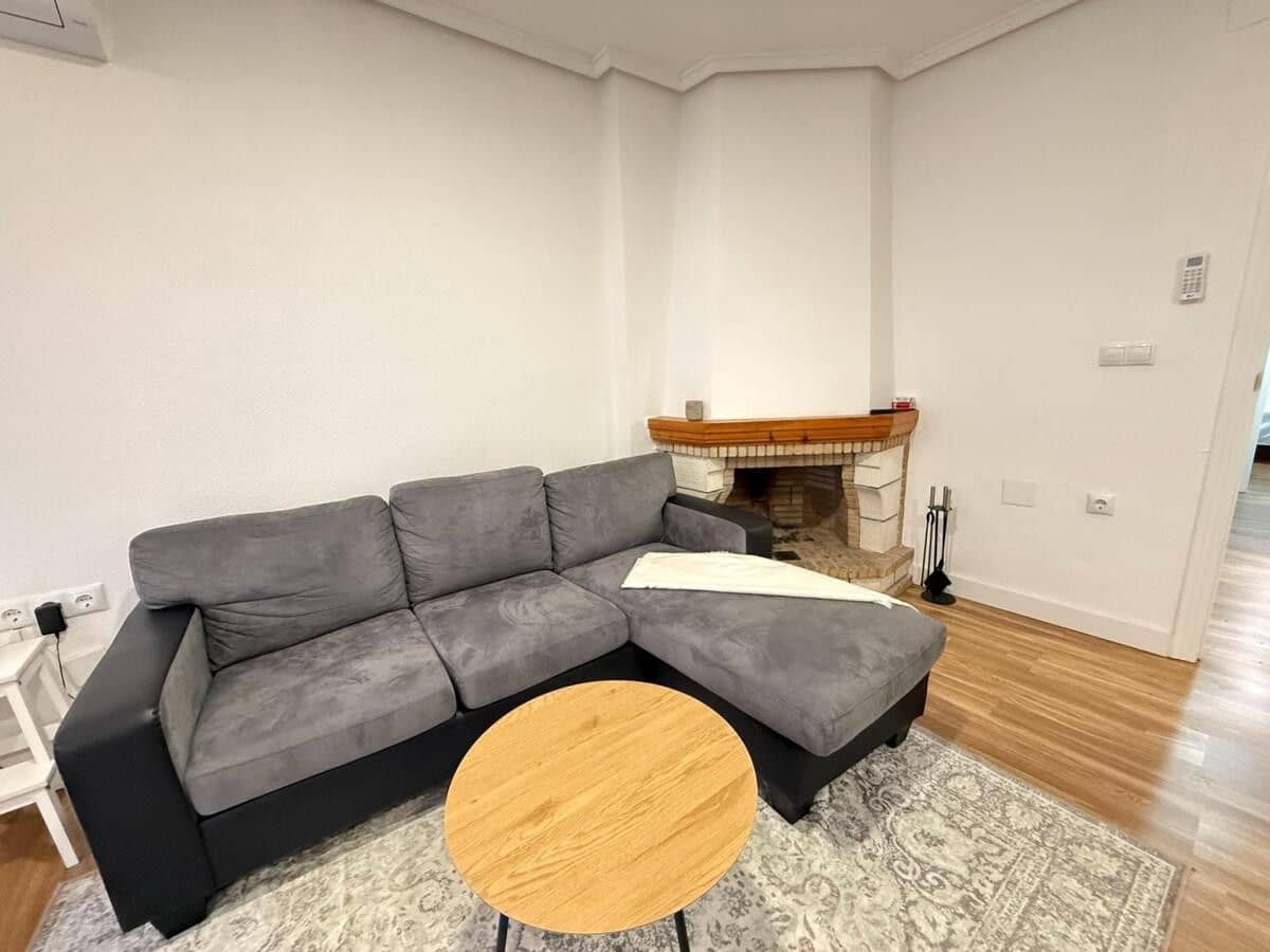 4 bedroom Apartment for sale in Torrevieja - € 175,000 (Ref: 9608287)