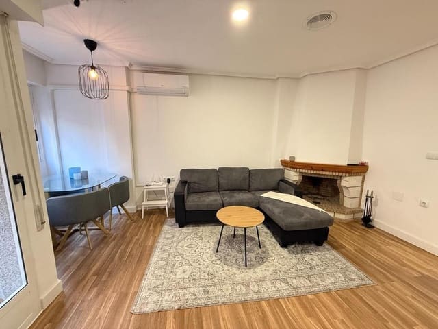 4 bedroom Apartment for sale in Centro, Torrevieja - € 175,000 (Ref: 9608287)