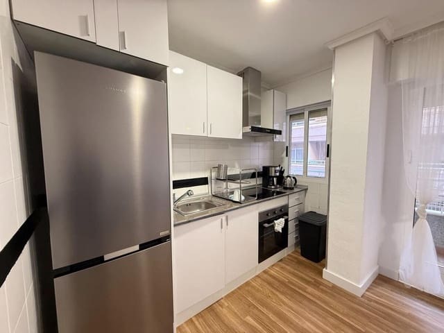 4 bedroom Apartment for sale in Centro, Torrevieja - € 175,000 (Ref: 9608287)