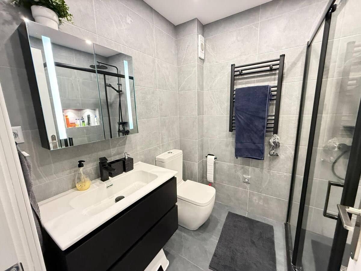 4 bedroom Apartment for sale in Torrevieja - € 175,000 (Ref: 9608287)