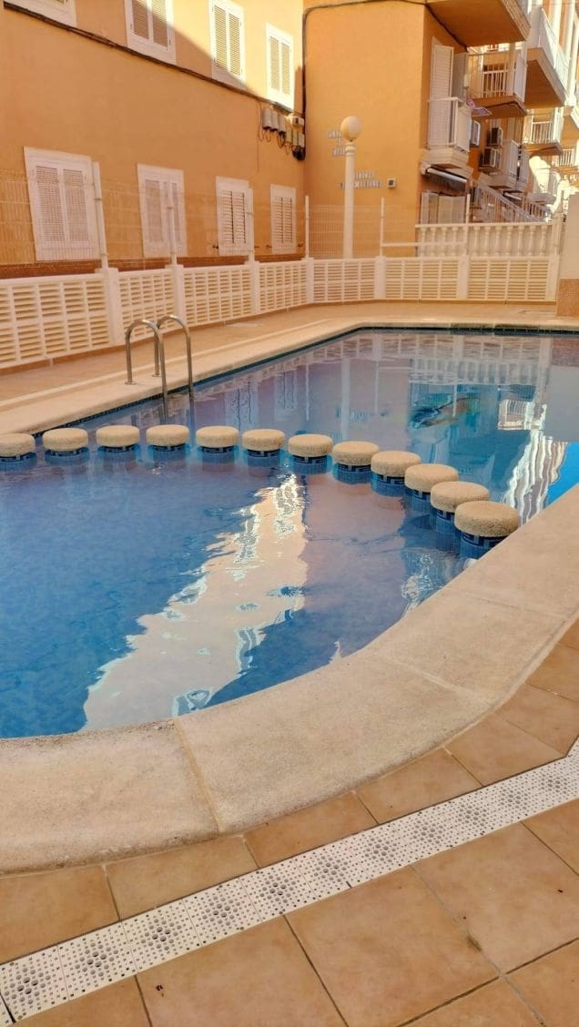 2 makuuhuone Kattohuoneisto myytävänä paikassa Torrevieja mukana uima-altaan - 170 000 € (Ref: 9608296)