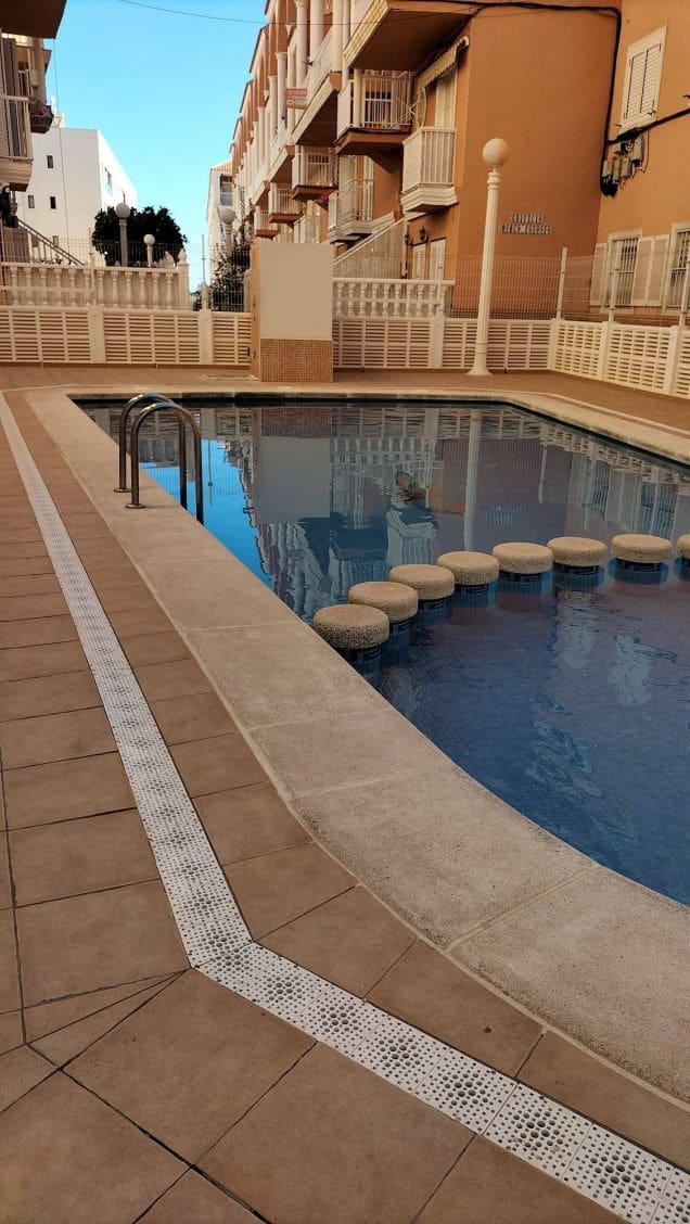 2 makuuhuone Kattohuoneisto myytävänä paikassa Torrevieja mukana uima-altaan - 170 000 € (Ref: 9608296)