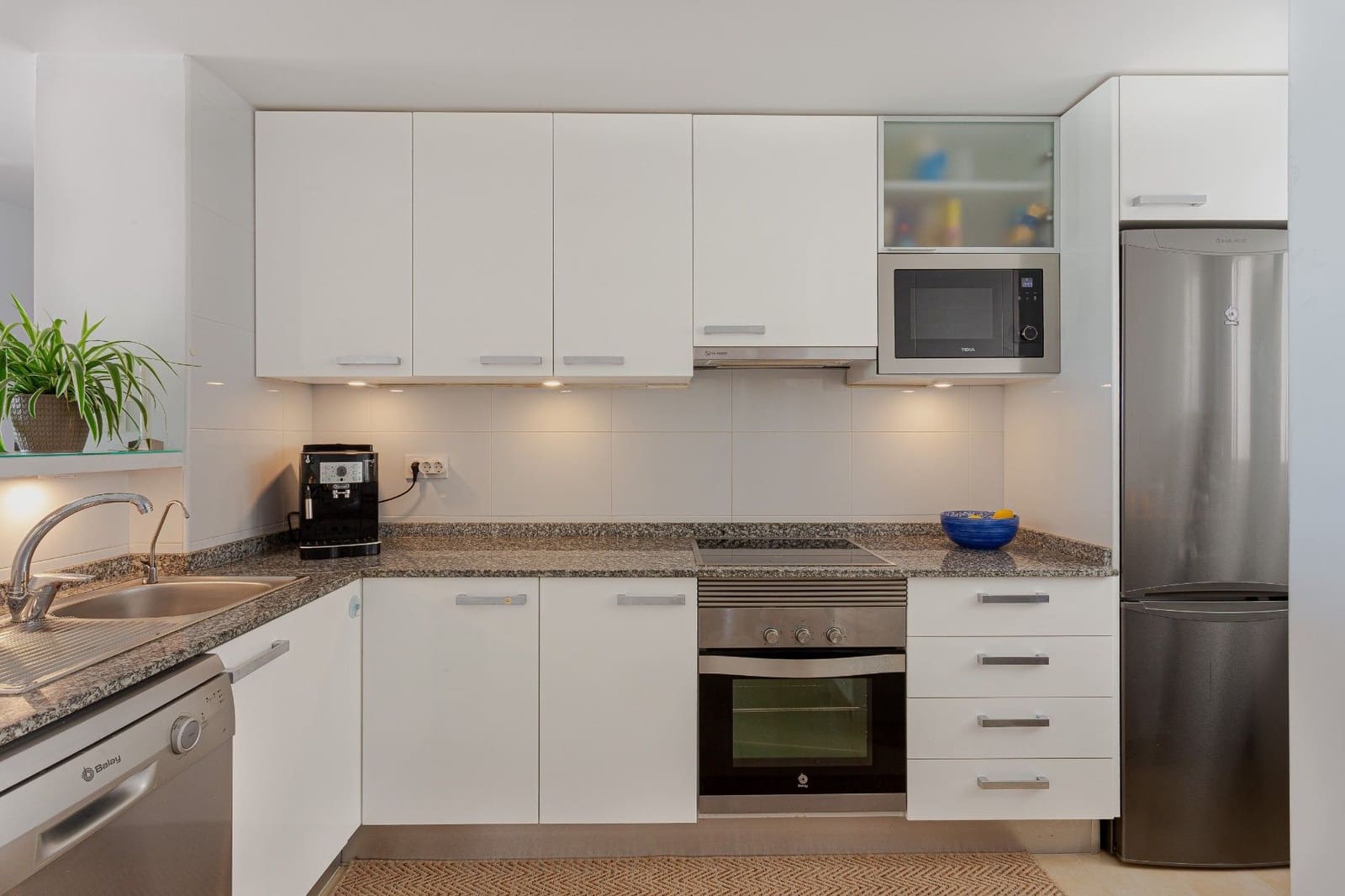 2 bedroom Apartment for sale in Orihuela Costa - € 275,000 (Ref: 9611438)