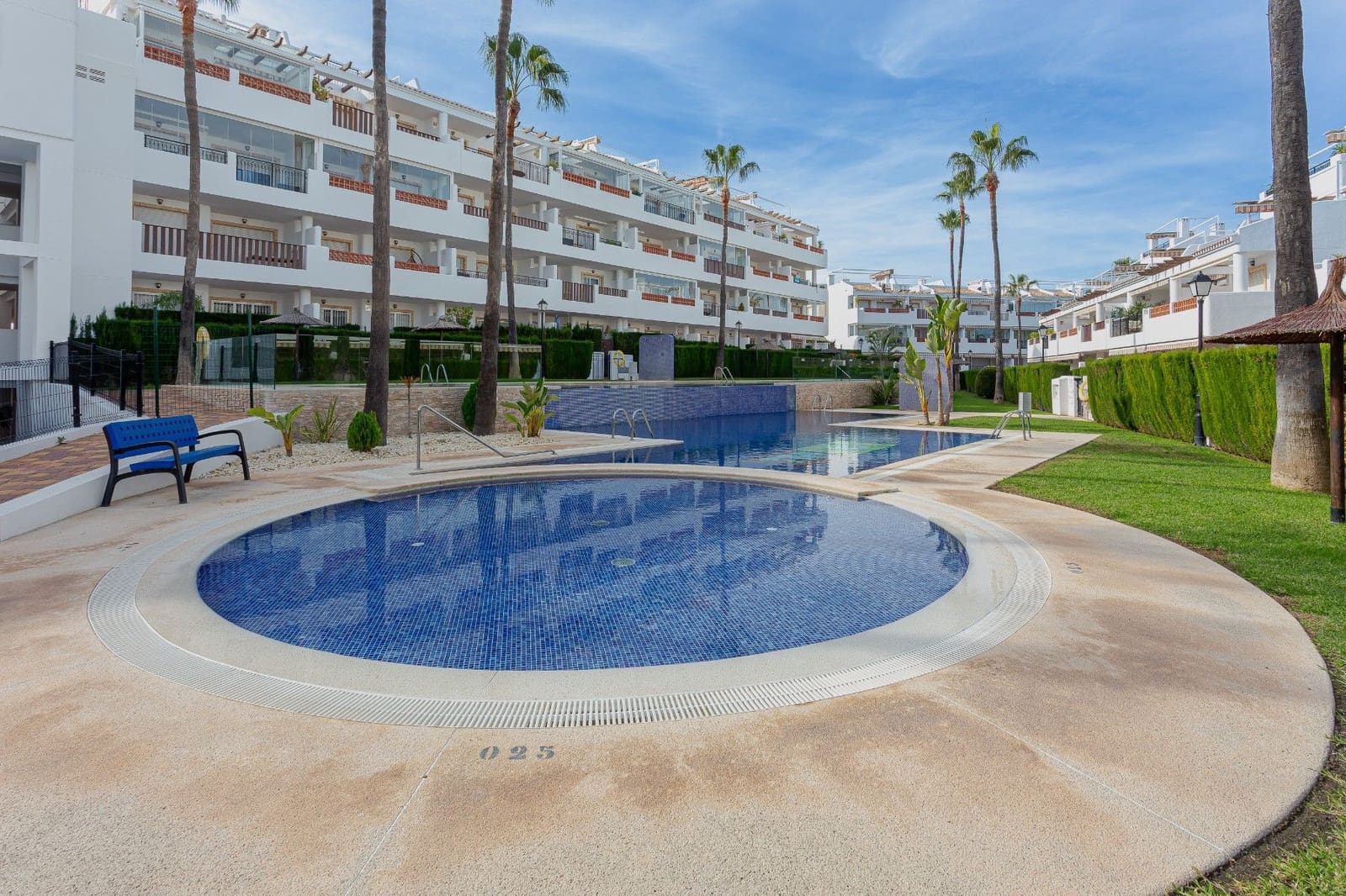 2 bedroom Apartment for sale in Orihuela Costa - € 275,000 (Ref: 9611438)