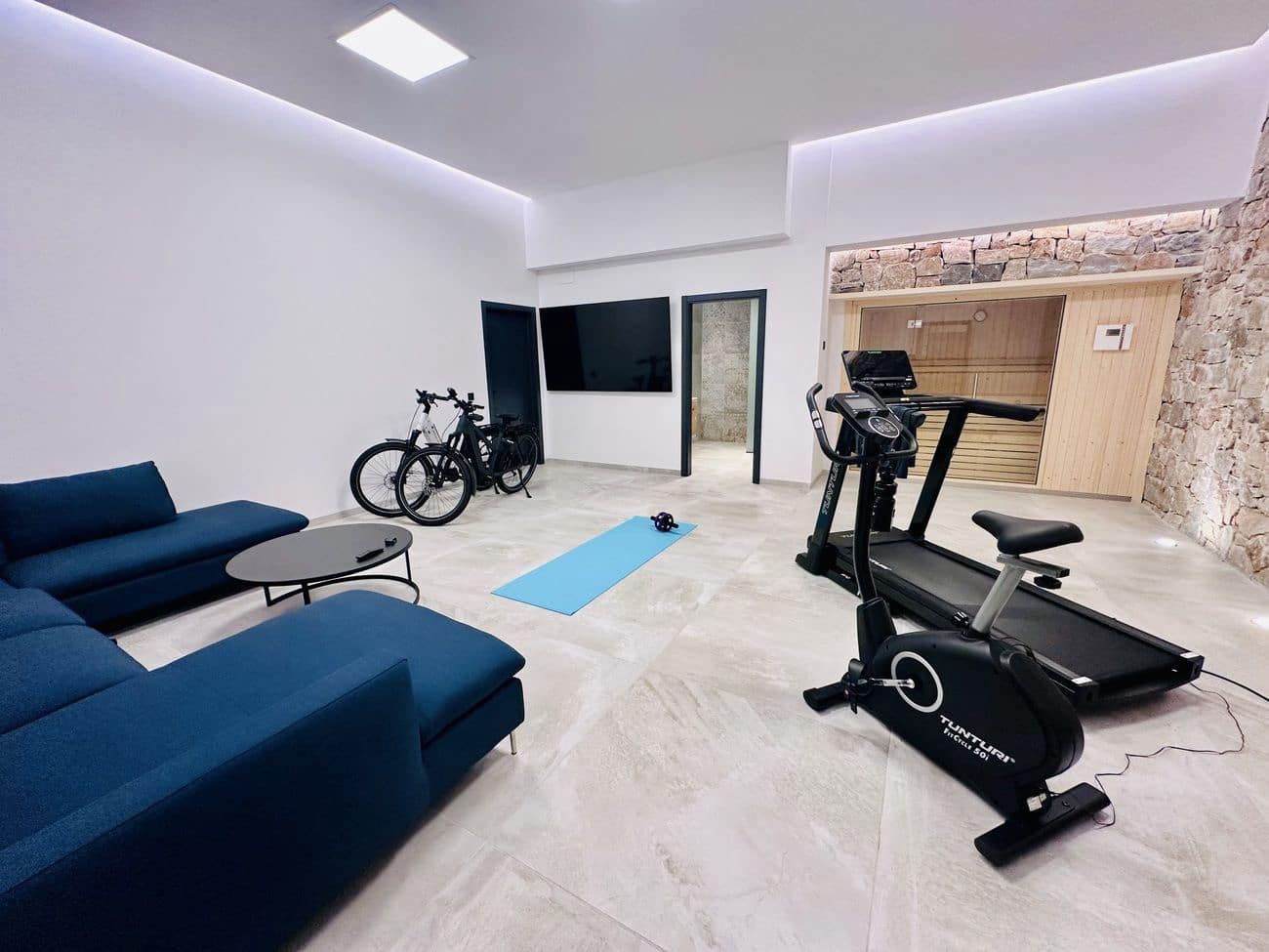 Chalet de 4 habitaciones en Ciudad Quesada en venta con piscina - 789.000 € (Ref: 9611445)