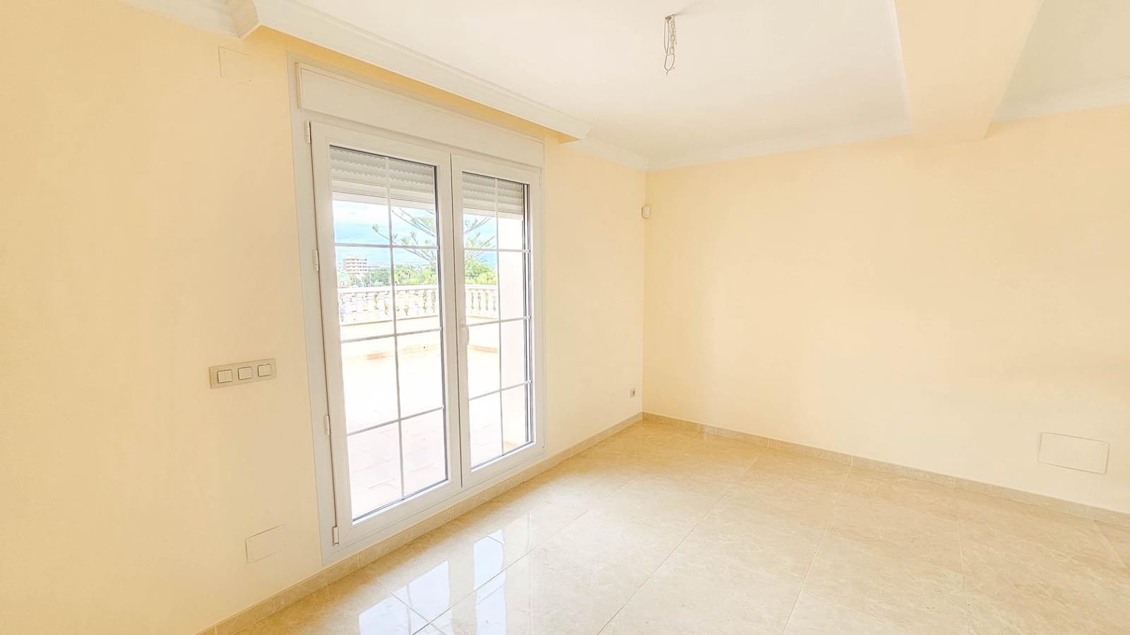 Chalet de 7 habitaciones en Cabo Roig en venta con piscina - 1.700.000 € (Ref: 9611449)