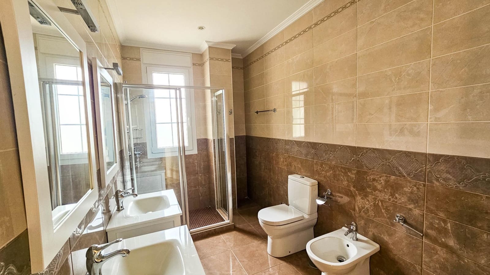 Chalet de 7 habitaciones en Cabo Roig en venta con piscina - 1.700.000 € (Ref: 9611449)