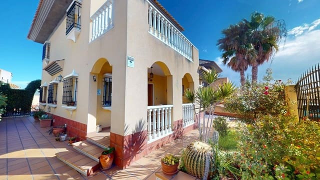 4 sypialnia Willa na sprzedaż w Los Alcázares z garażem - 350 000 € (Ref: 9611458)