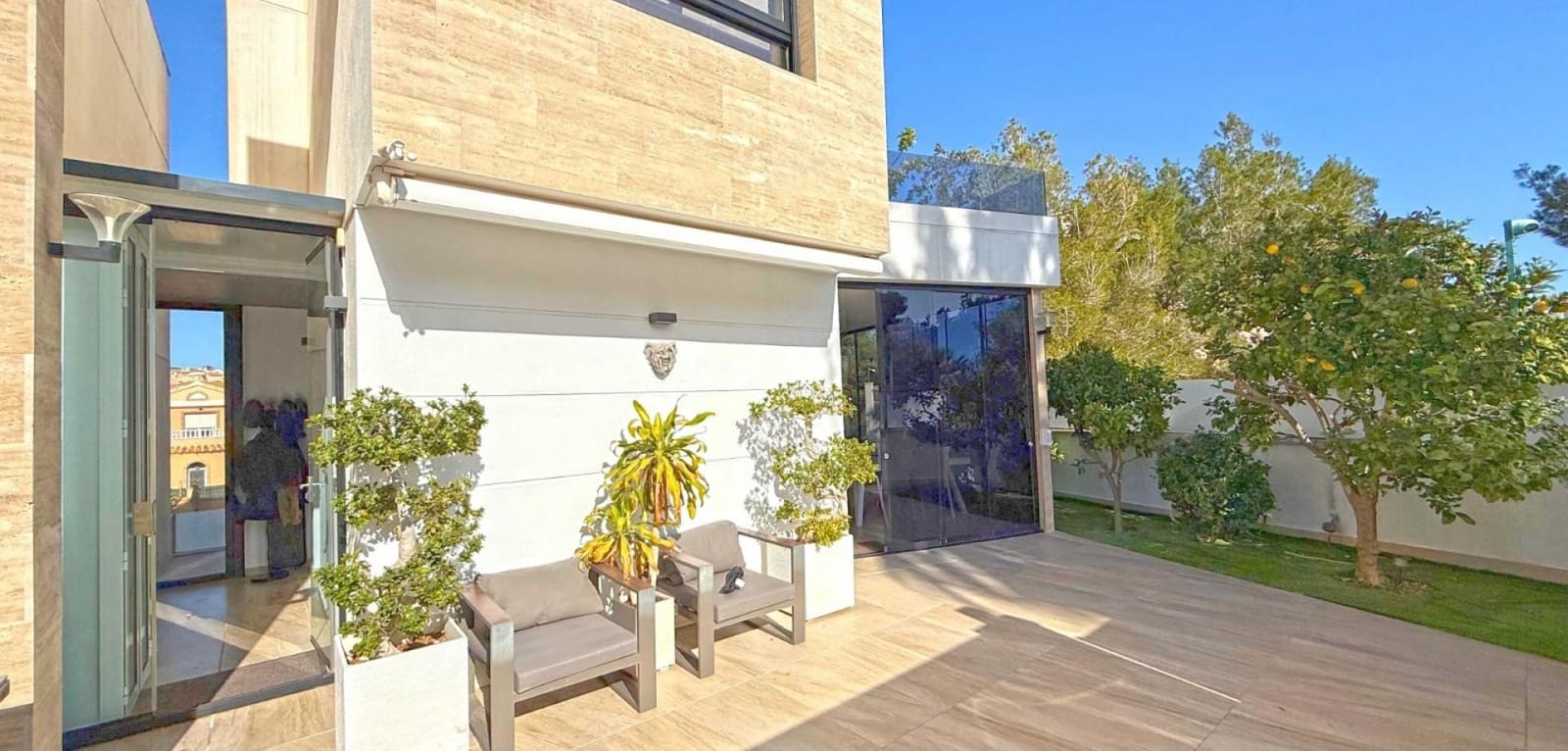 3 bedroom Villa for sale in Filipinas with pool - € 475,000 (Ref: 9616094)