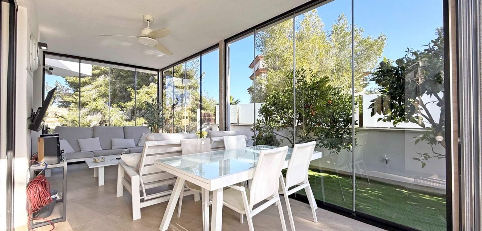 3 bedroom Villa for sale in Filipinas with pool - € 475,000 (Ref: 9616094)