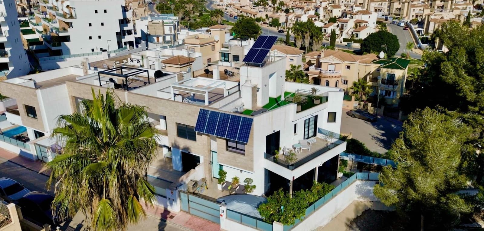 3 bedroom Villa for sale in Filipinas with pool - € 475,000 (Ref: 9616094)