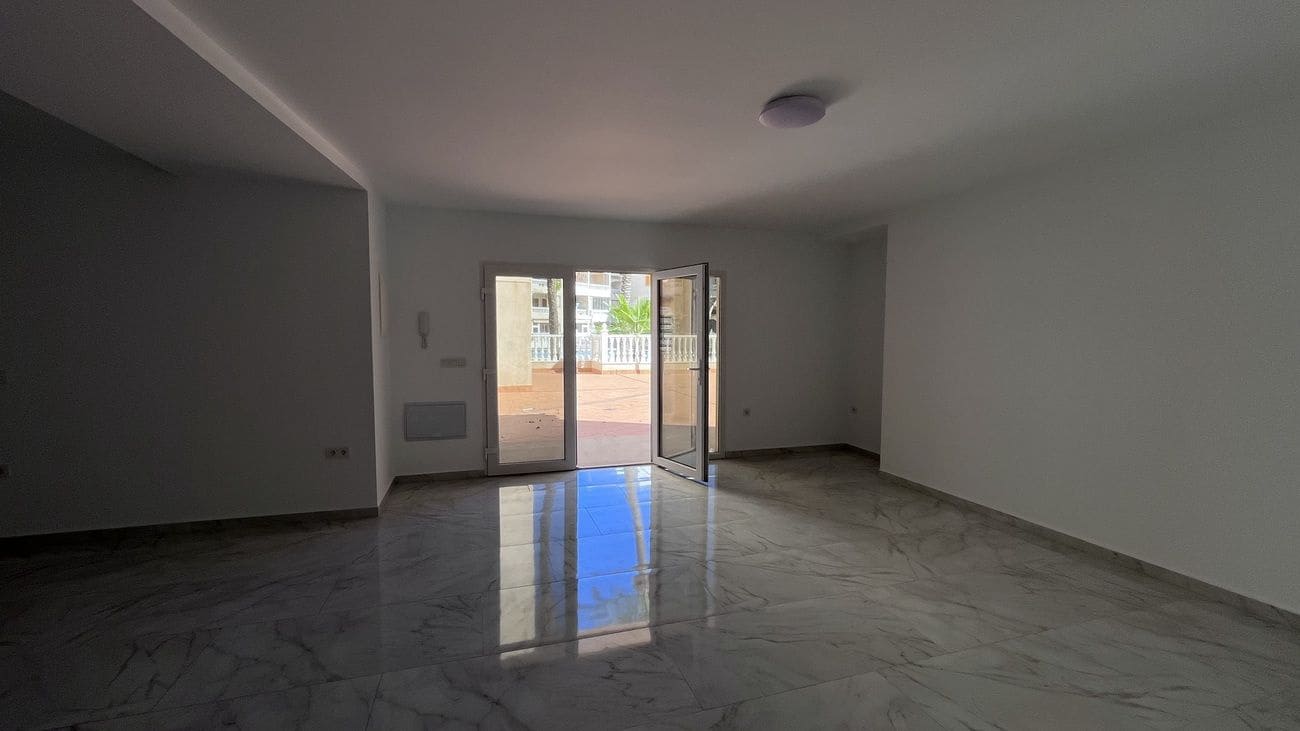 2 bedroom Bungalow for sale in Torrevieja with pool - € 255,000 (Ref: 9616095)