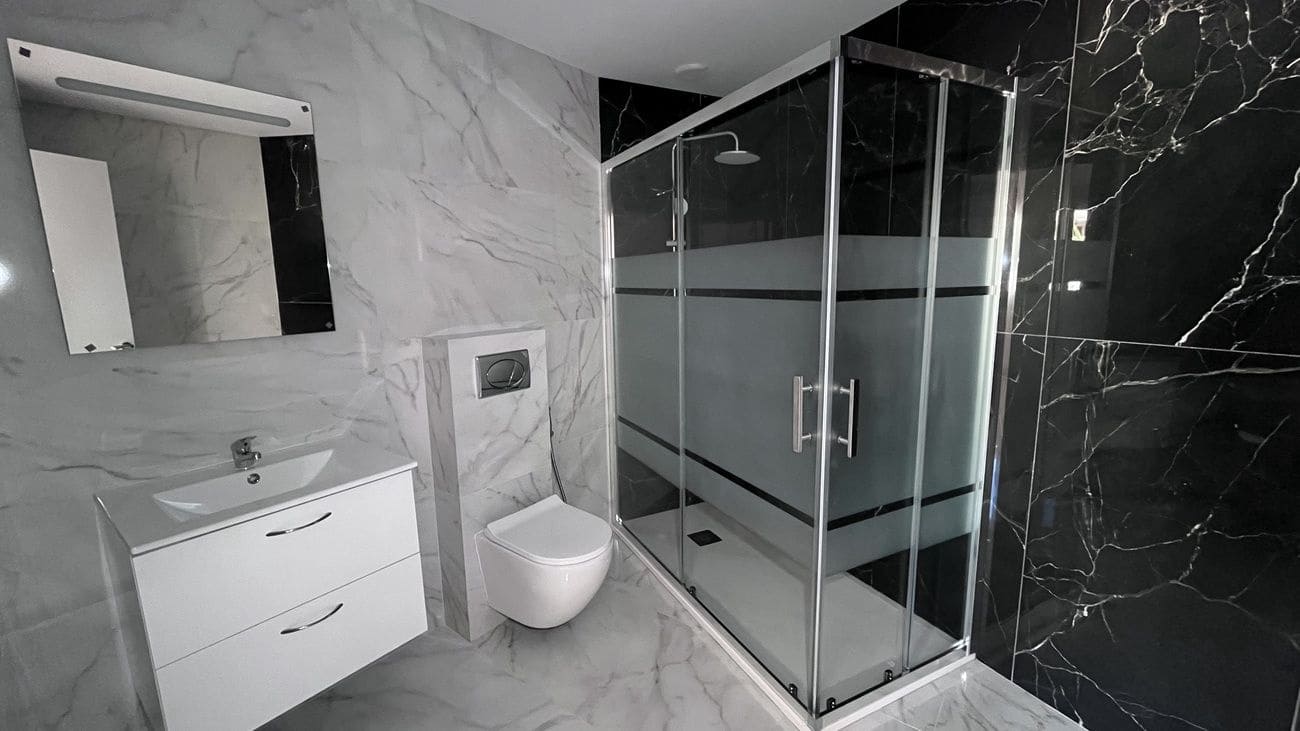 2 bedroom Bungalow for sale in Torrevieja with pool - € 255,000 (Ref: 9616095)