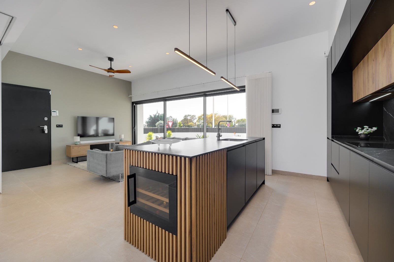 Bungalow de 3 habitaciones en Pilar de la Horadada en venta con piscina - 429.000 € (Ref: 9616101)