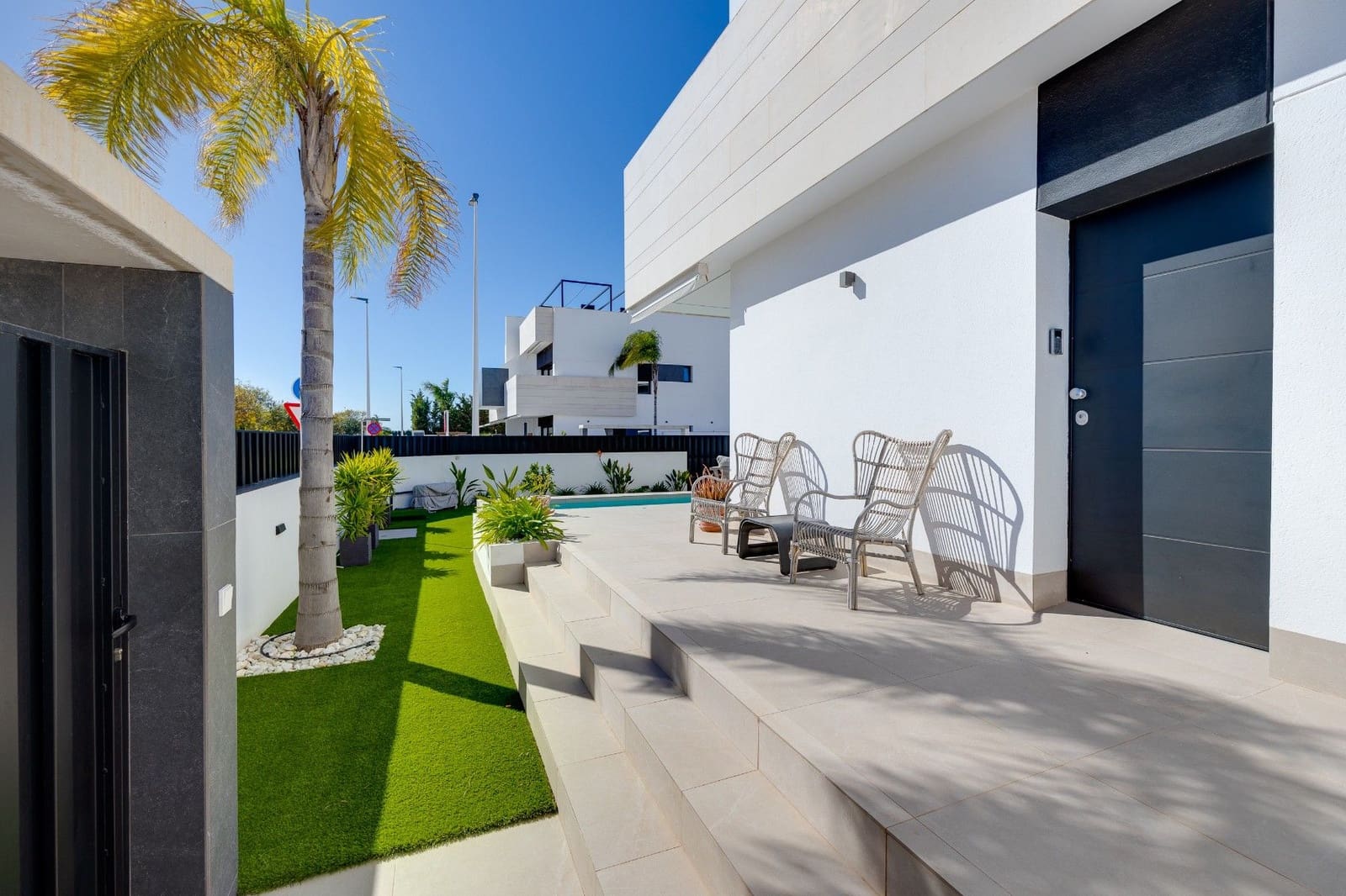 Bungalow de 3 habitaciones en Pilar de la Horadada en venta con piscina - 429.000 € (Ref: 9616101)