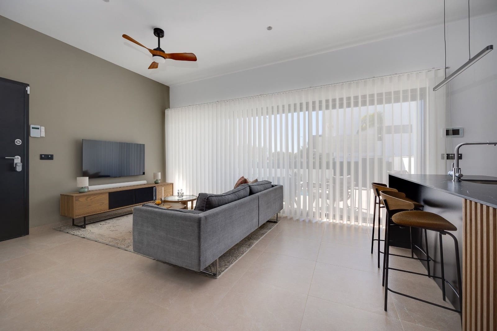 Bungalow de 3 habitaciones en Pilar de la Horadada en venta con piscina - 429.000 € (Ref: 9616101)