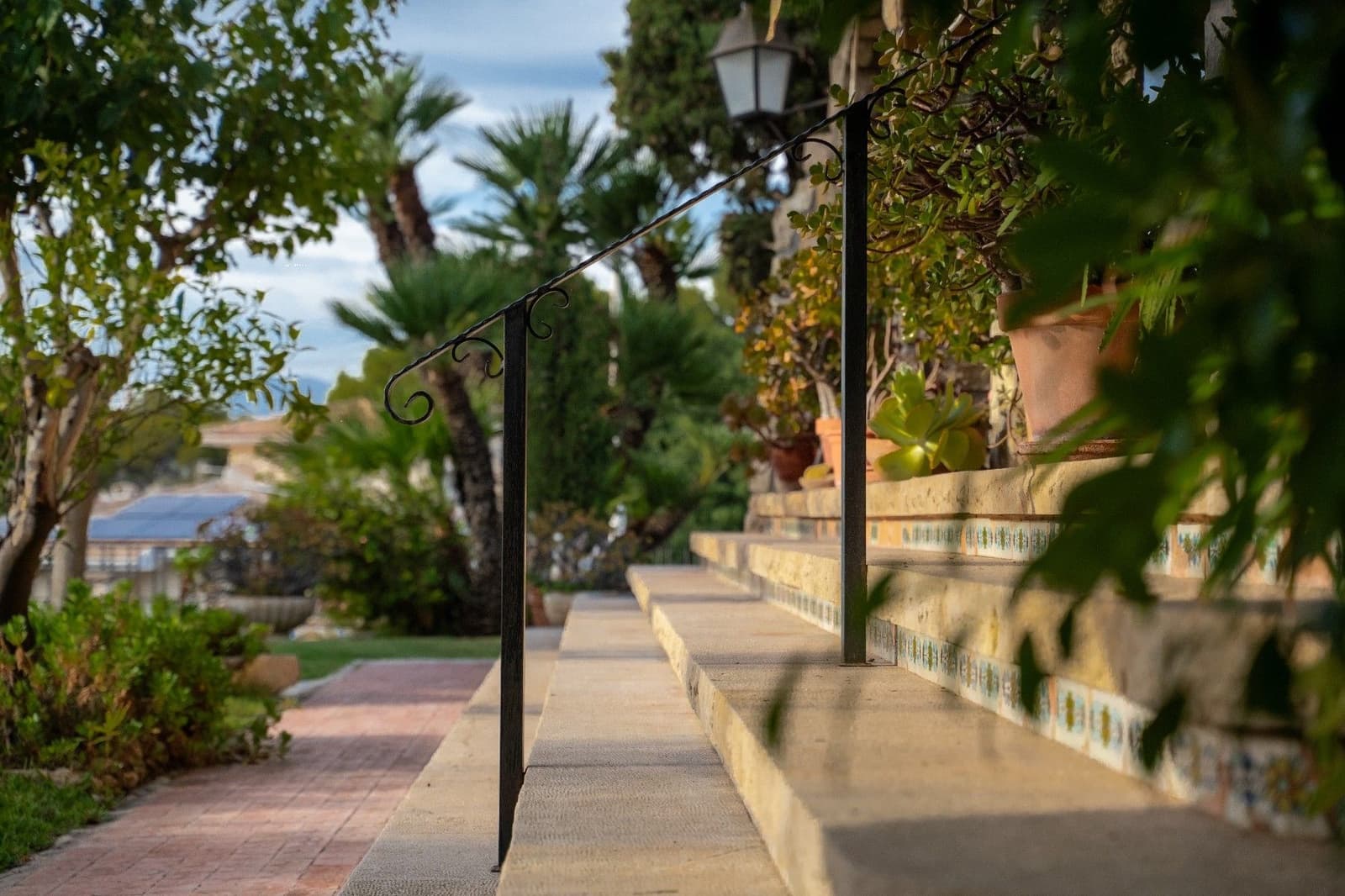 8 slaapkamer Villa te koop in Alicante stad met zwembad - € 1.600.000 (Ref: 9616103)