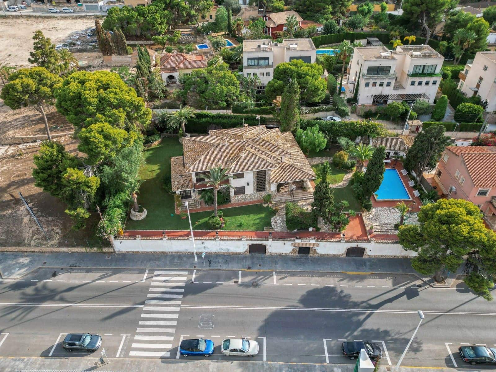 8 slaapkamer Villa te koop in Alicante stad met zwembad - € 1.600.000 (Ref: 9616103)