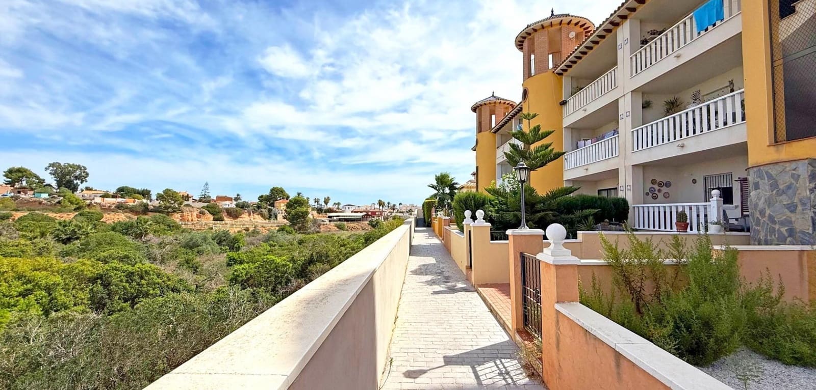 2 soverom Leilighet til salgs i Orihuela Costa med svømmebasseng - € 159 000 (Ref: 9619554)