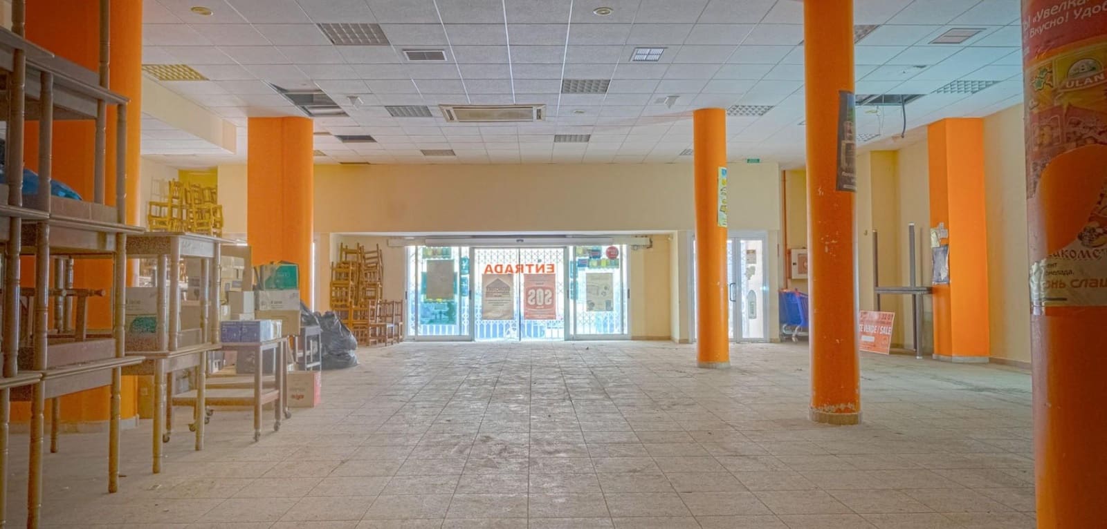 1 slaapkamer Commercieel te koop in Torrevieja - € 420.000 (Ref: 9619556)