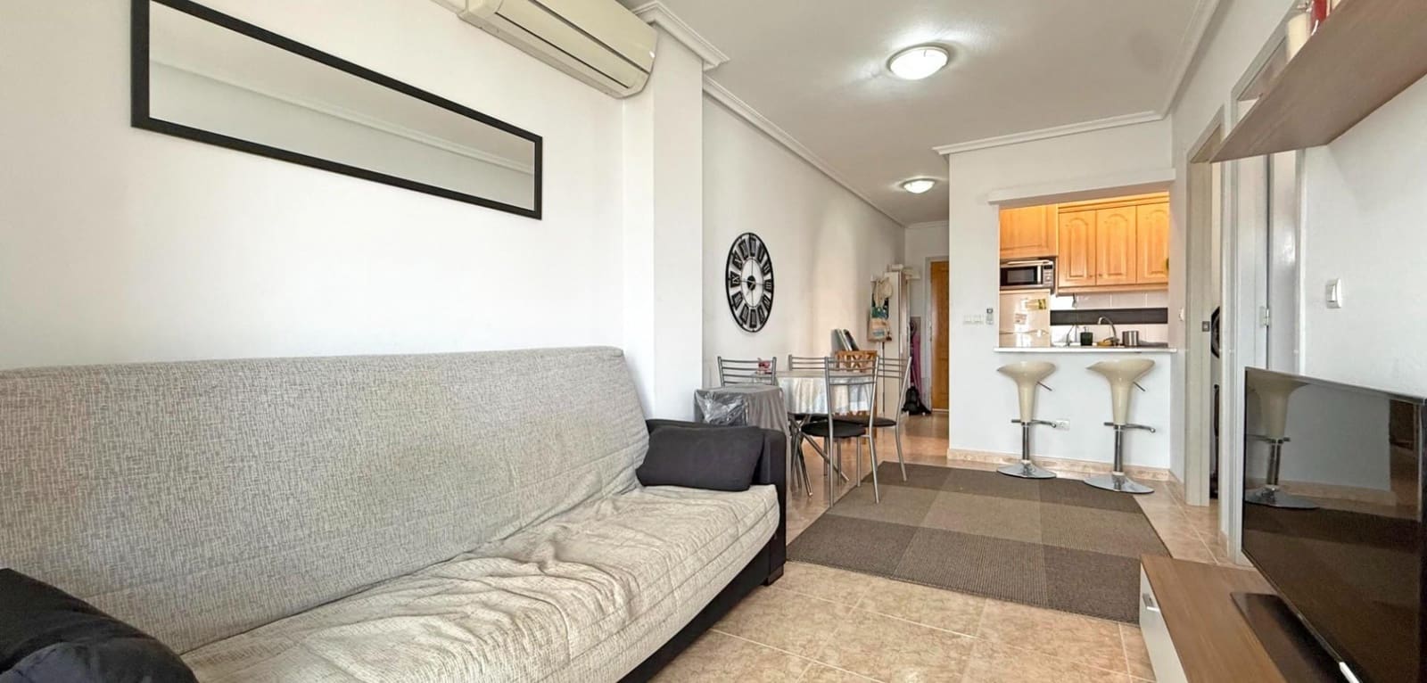 2 makuuhuone Huoneisto myytävänä paikassa Torrevieja mukana uima-altaan - 159 900 € (Ref: 9619560)