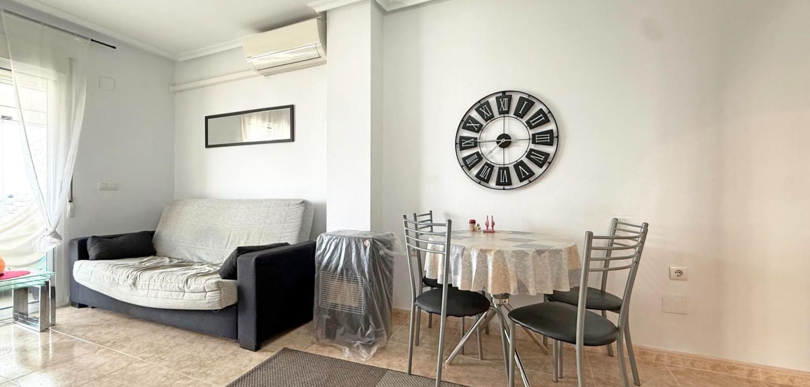 2 makuuhuone Huoneisto myytävänä paikassa Torrevieja mukana uima-altaan - 159 900 € (Ref: 9619560)