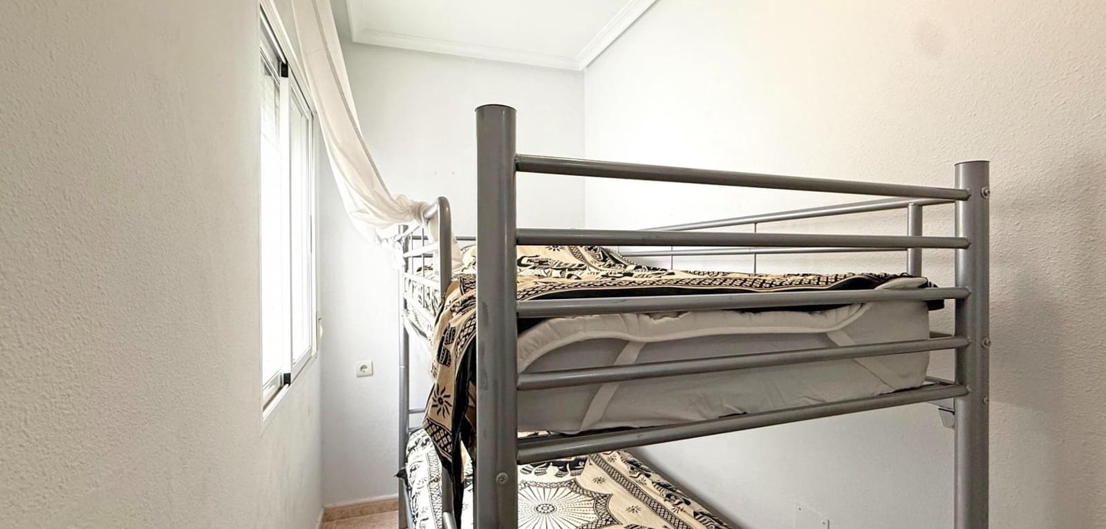 2 makuuhuone Huoneisto myytävänä paikassa Torrevieja mukana uima-altaan - 159 900 € (Ref: 9619560)