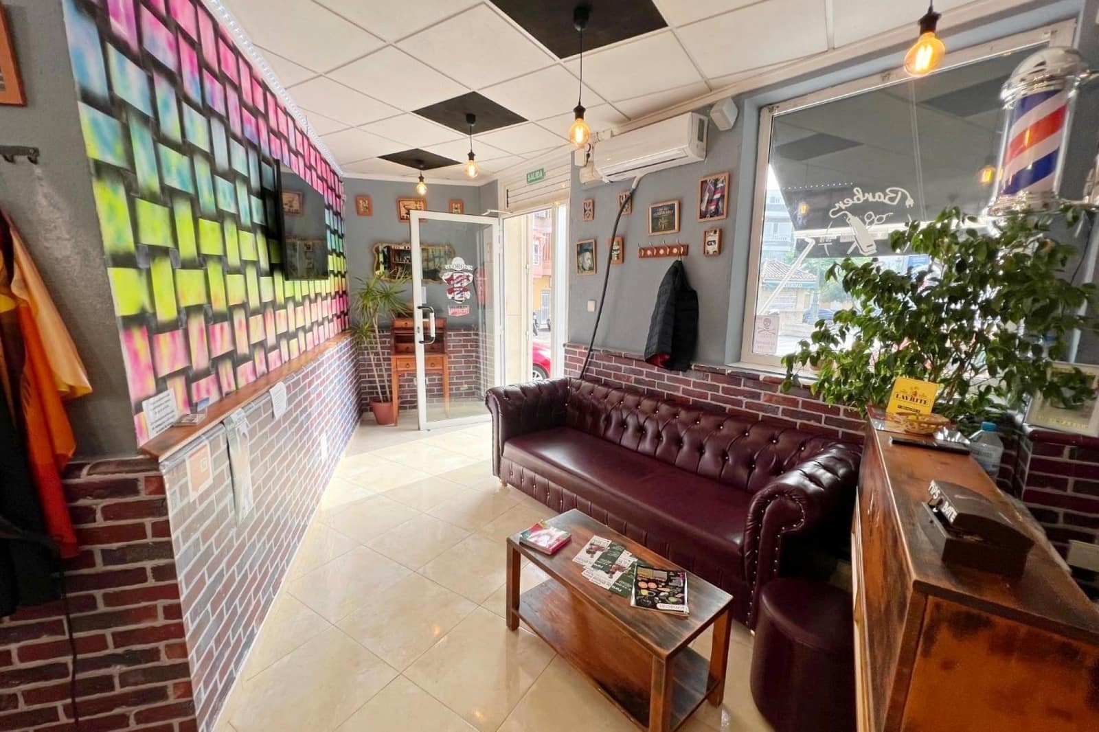 Commercial for sale in Guardamar del Segura with pool - € 99,000 (Ref: 9619566)