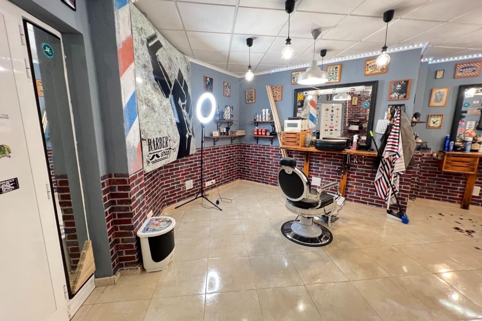 Commercial for sale in Guardamar del Segura with pool - € 99,000 (Ref: 9619566)