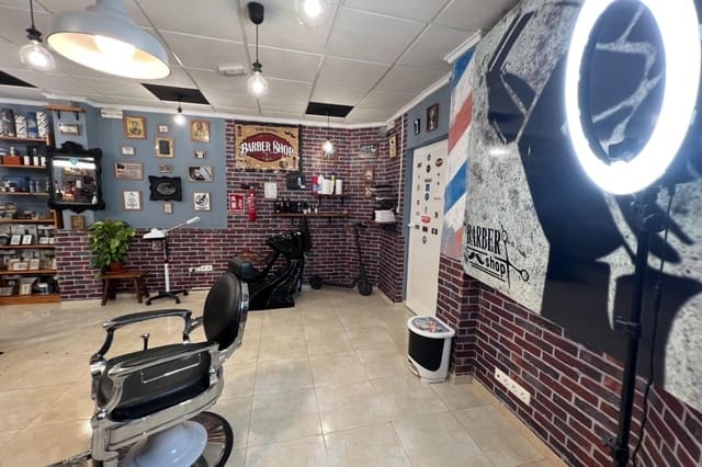 Commercial for sale in Guardamar del Segura with pool - € 99,000 (Ref: 9619566)