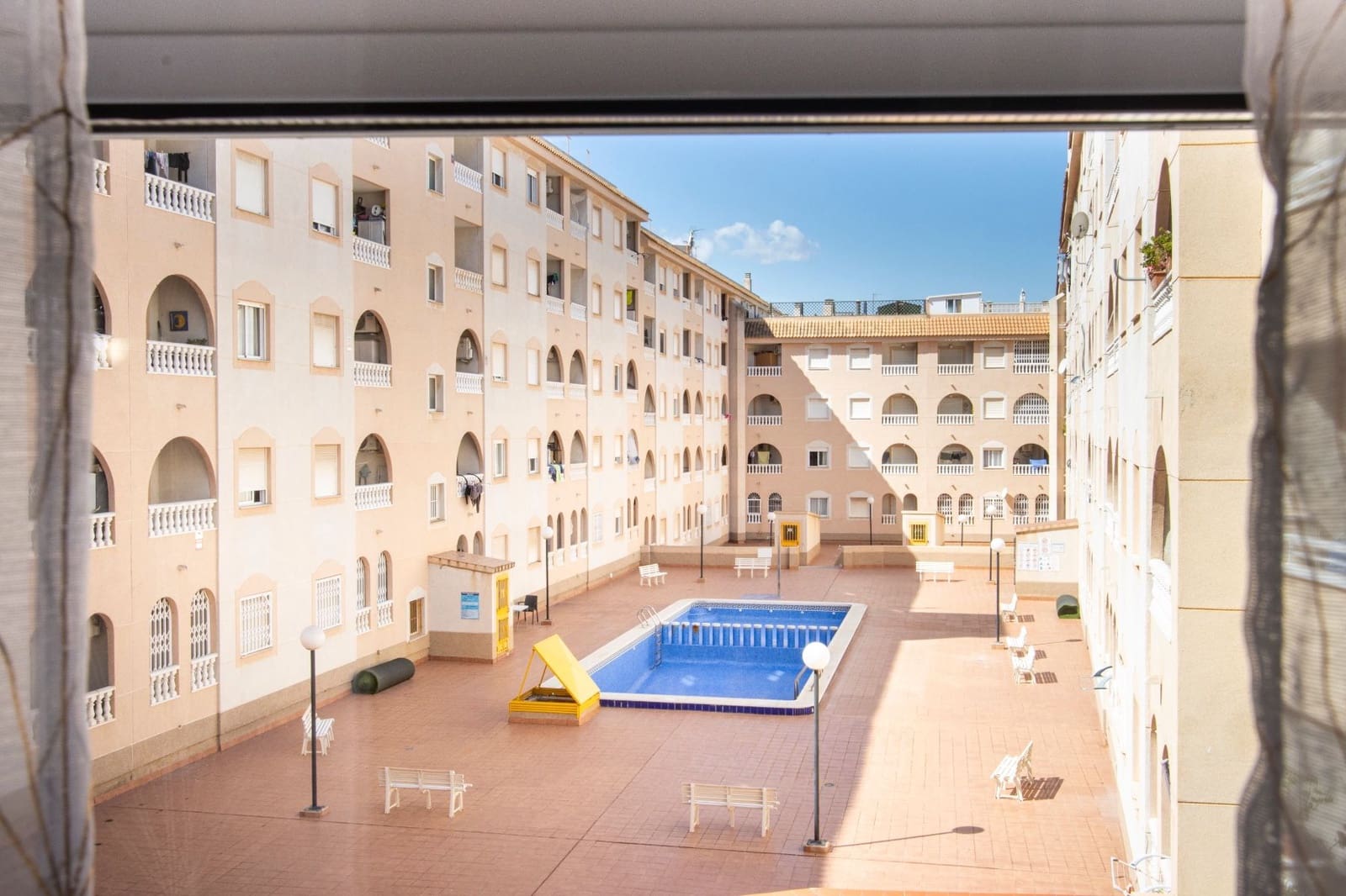2 soverom Leilighet til salgs i Torrevieja med svømmebasseng - € 198 800 (Ref: 9619571)