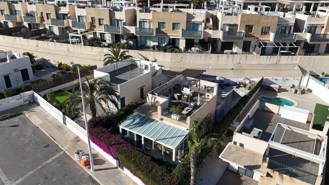 3 bedroom Villa for sale in La Zenia - € 499,999 (Ref: 9621846)