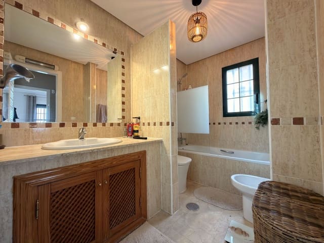 3 soverom Villa til salgs i Lomas de Cabo Roig - Los Dolses, Orihuela med svømmebasseng - € 400 000 (Ref: 9621849)