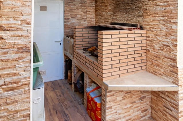 4 soveværelse Villa til salg i La Florida, Orihuela med swimmingpool - € 339.990 (Ref: 9621851)