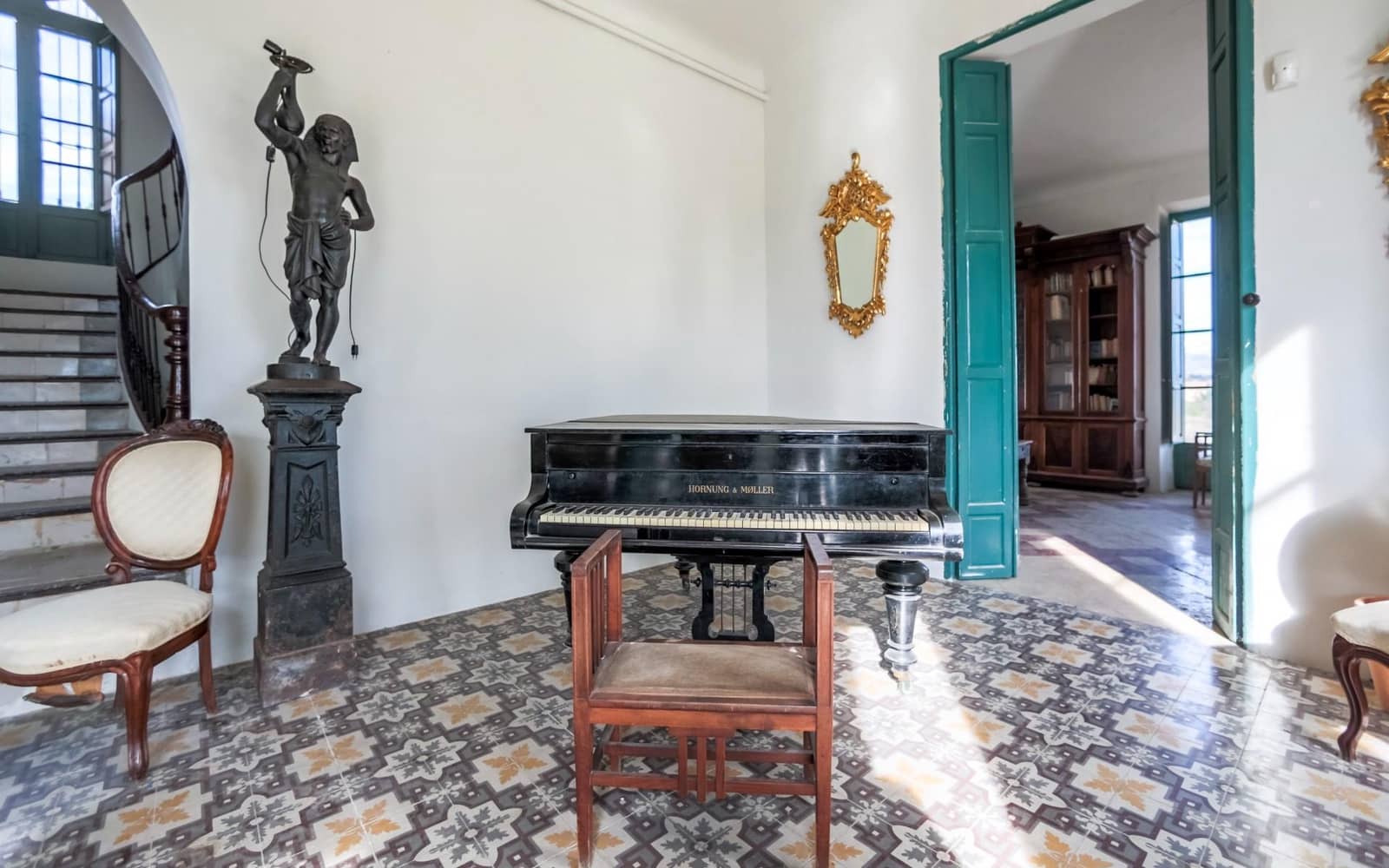 7 bedroom Villa for sale in Alicante / Alacant city - € 1,175,000 (Ref: 9621854)