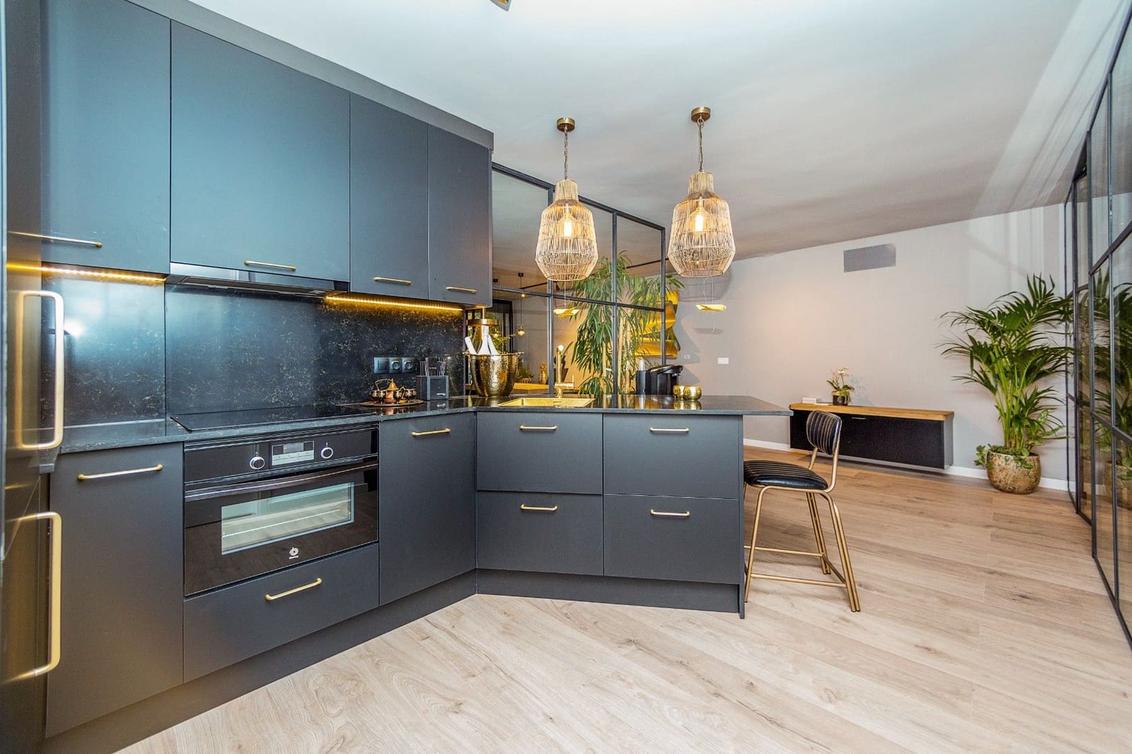 1 bedroom Apartment for sale in Alicante / Alacant city - € 399,000 (Ref: 9621855)