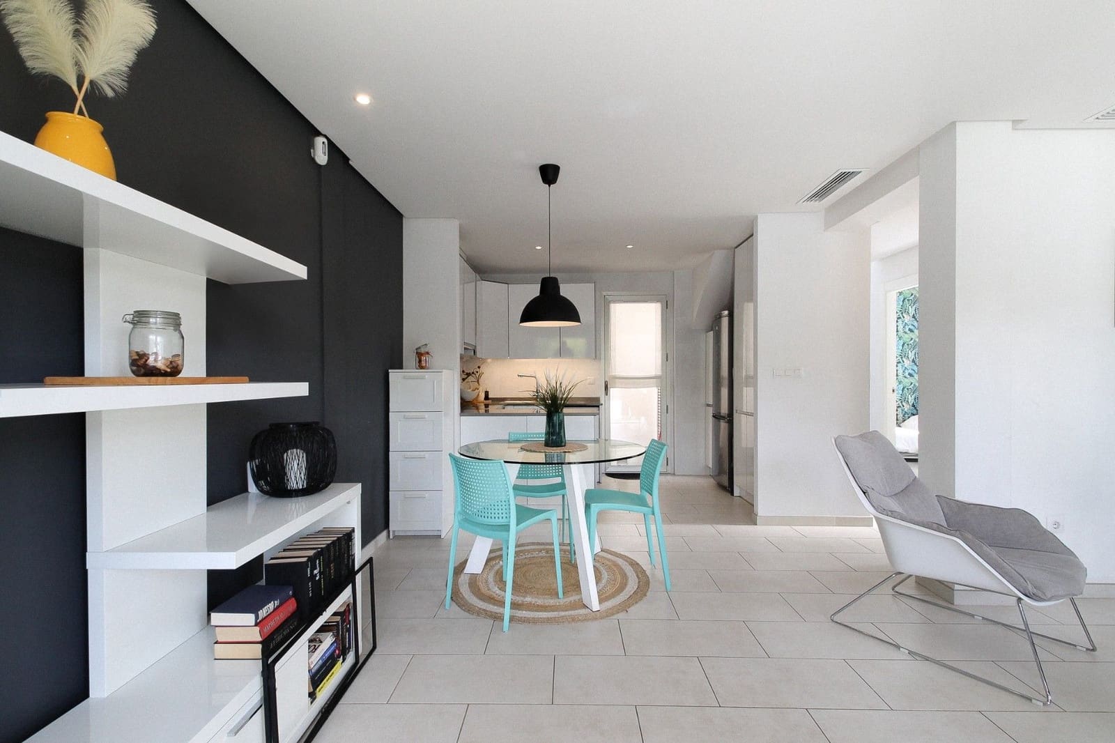 2 bedroom Flat for sale in Torrevieja - € 339,000 (Ref: 9621856)