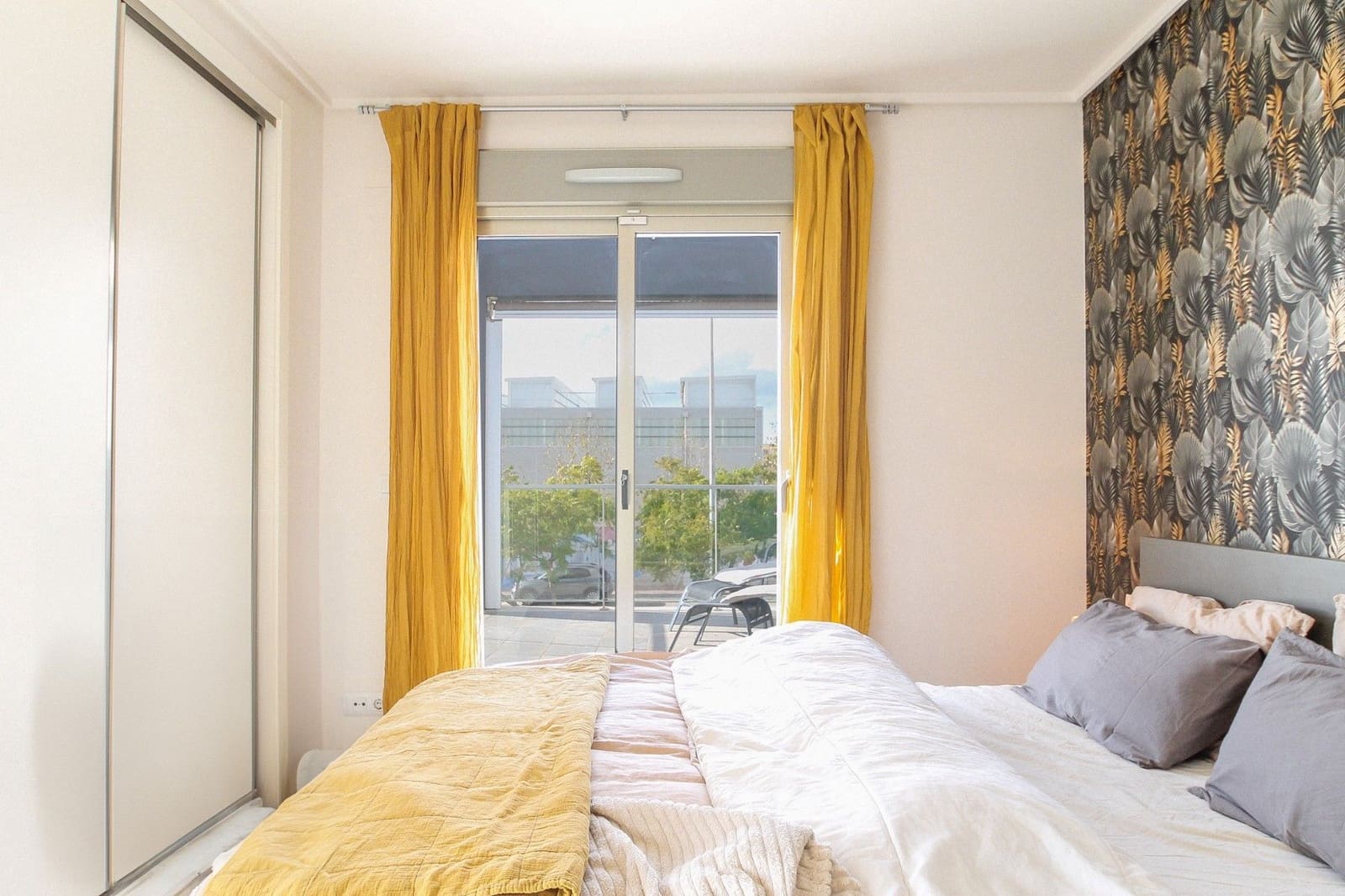 2 bedroom Flat for sale in Torrevieja - € 339,000 (Ref: 9621856)