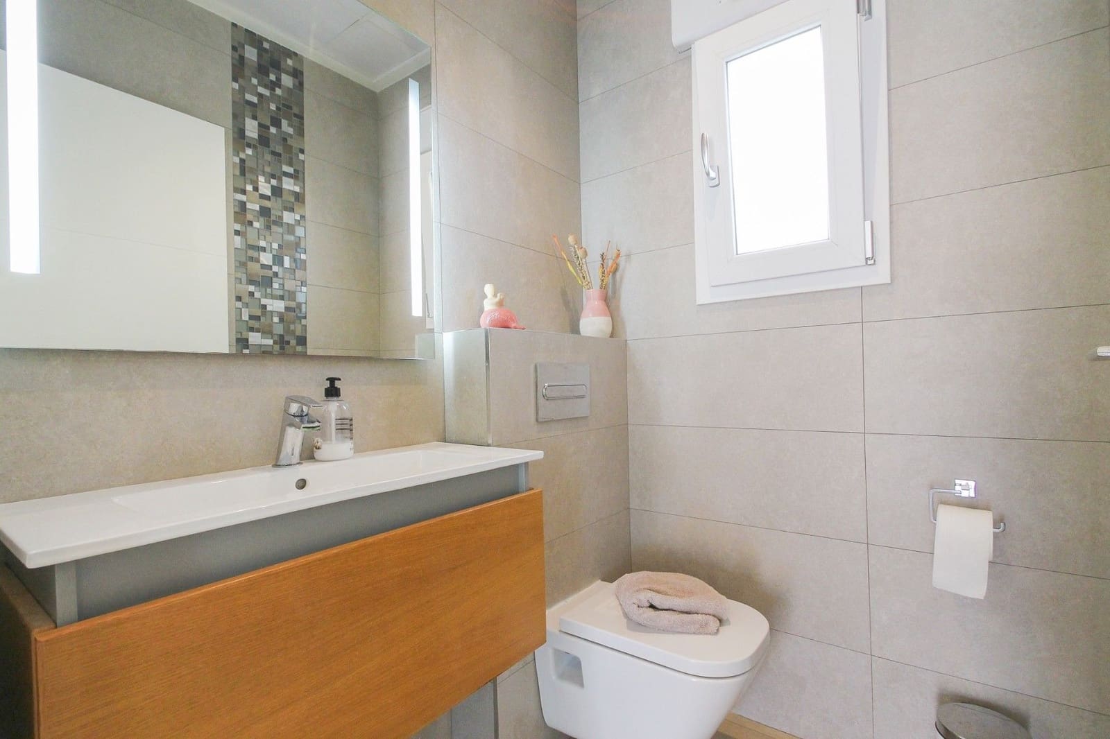 4 soveværelse Villa til salg i Torrevieja med swimmingpool - € 1.075.000 (Ref: 9621860)